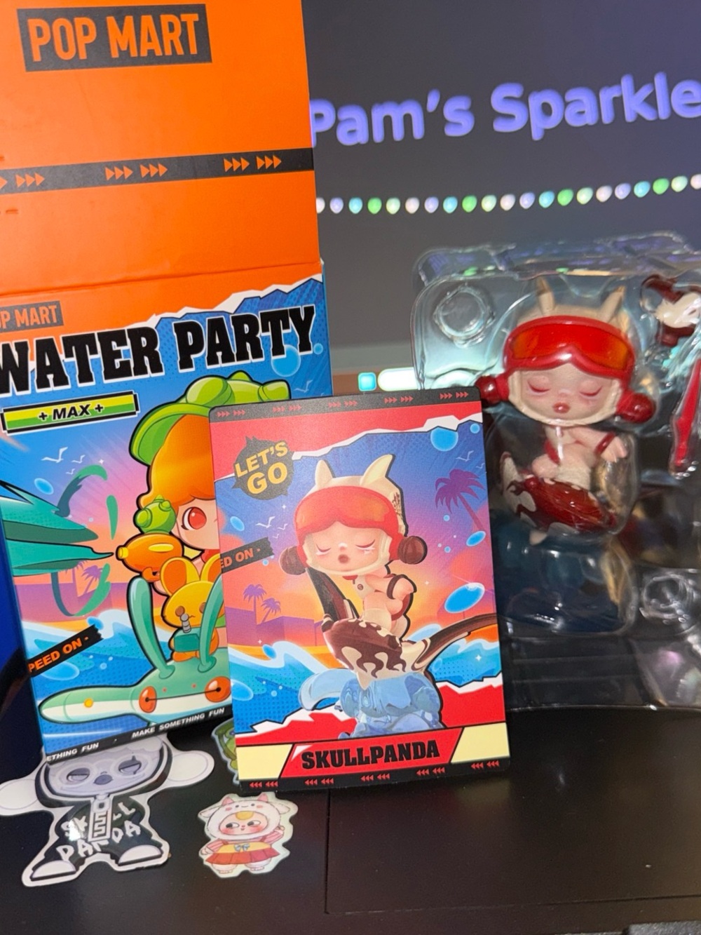 Skullpanda Water Party Vinyl Figure - Red